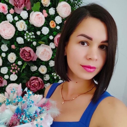 Вітайте з днюхою подарками
